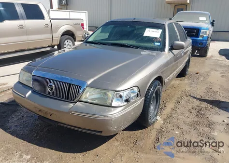 2004 Mercury Grand Marquis Gs z USA, uszkodzony, nr VIN 2MEFM74W04X689632